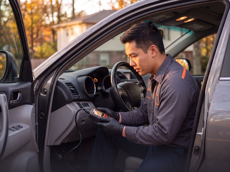 Diagnostics & check engine being carried out by an RM3 Automotive technician