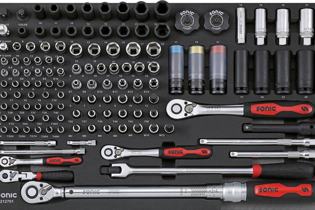 A Sonic Tools shadow-foam tray; every socket, ratchet and extension sits in its own cut-out
